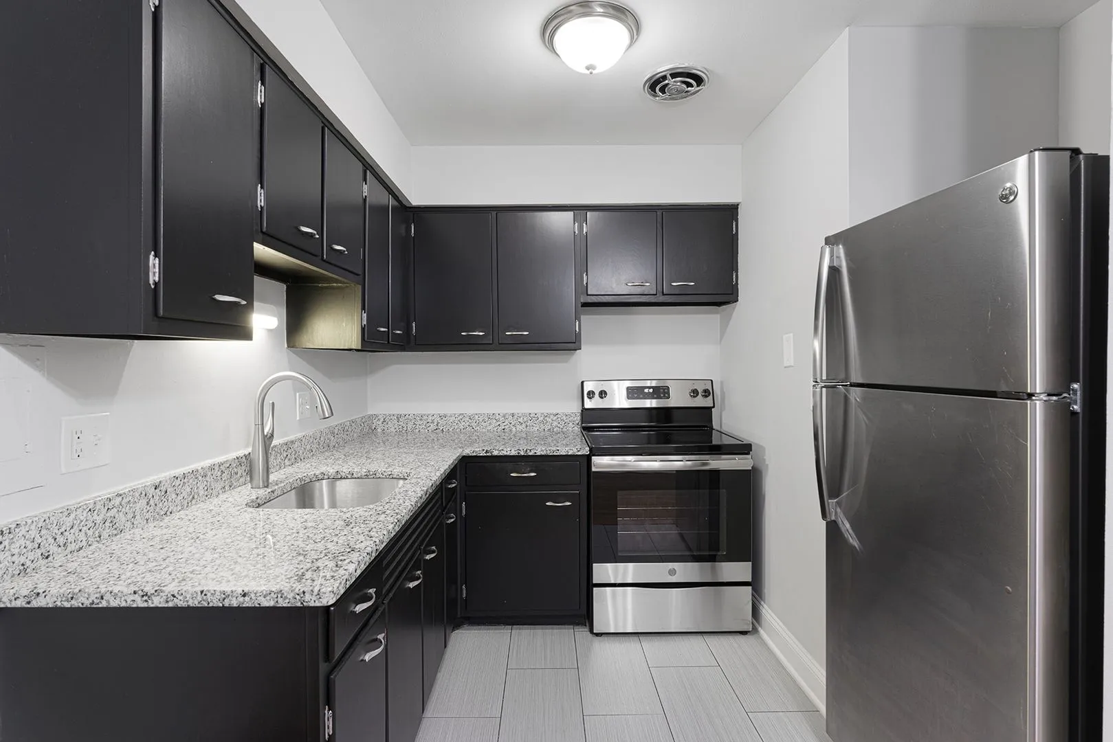 6021 N Winthrop Ave, , 60660, USA 60660-unit#405-Chicago-IL
