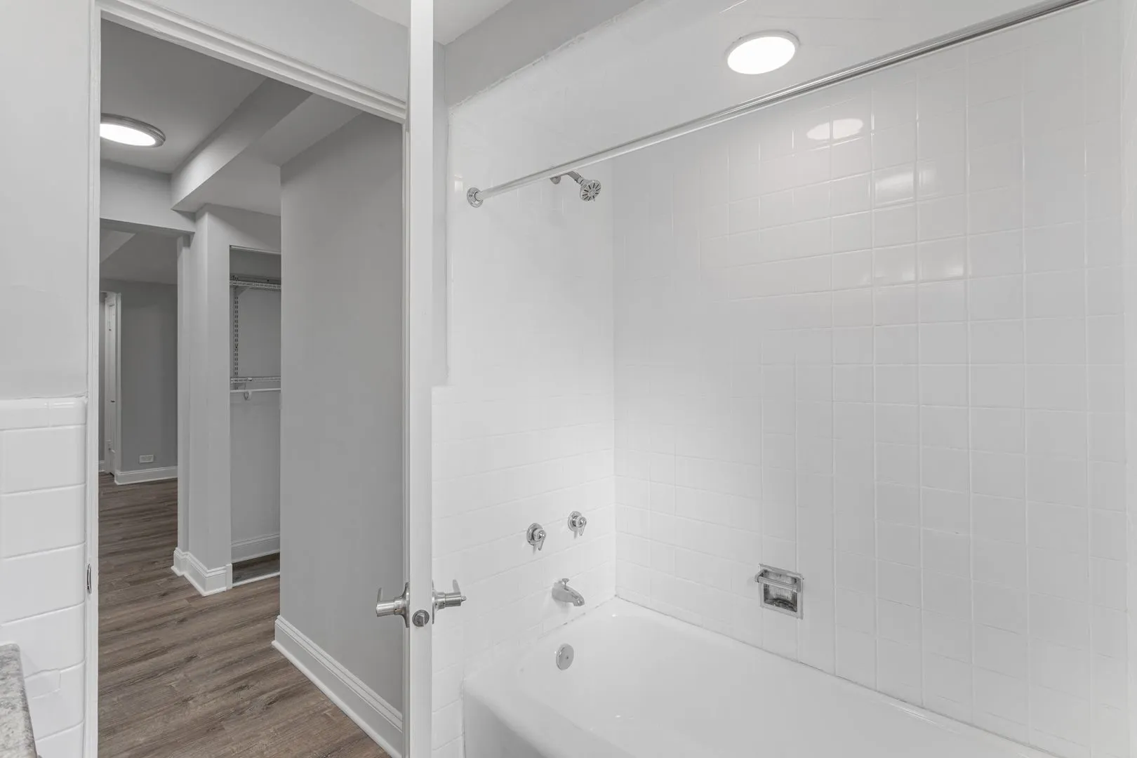 7638 N Eastlake Terrace, ,  60626, USA 60626-unit#G-Chicago-IL