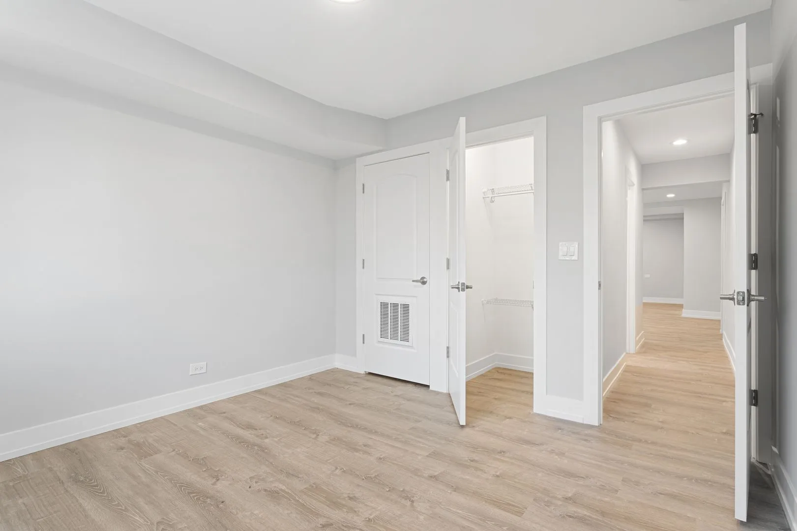 2333 W Lunt Ave, ,  60645, USA 60645-unit#401-Chicago-IL