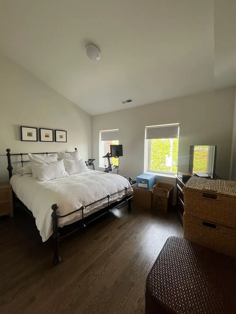 1418 W Addison St, , 60613, USA 60613-unit#401-Chicago-IL
