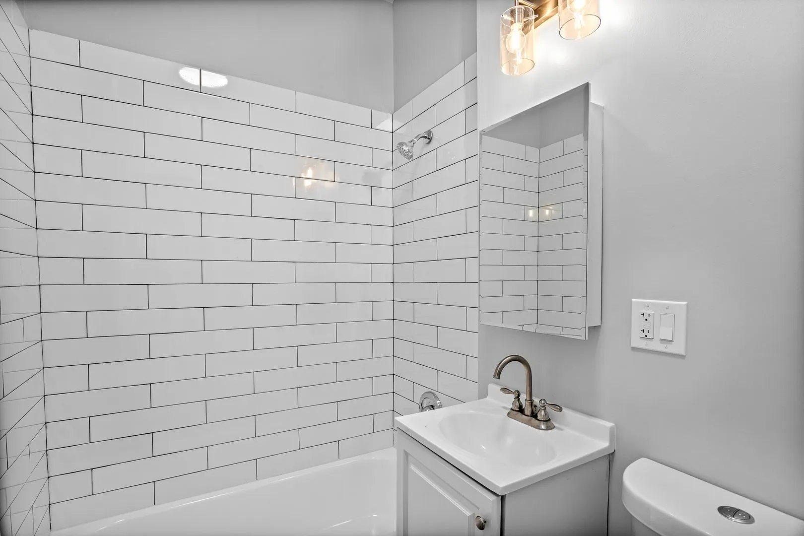 7600 N Sheridan Rd, , 60626, USA 60626-unit#202-Chicago-IL