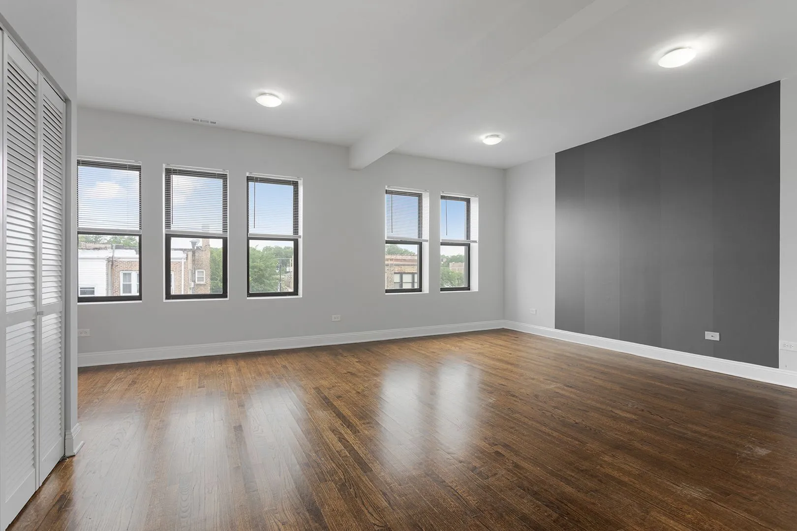 7528 N Seeley Ave, , 60645, USA 60645-unit#305-Chicago-IL