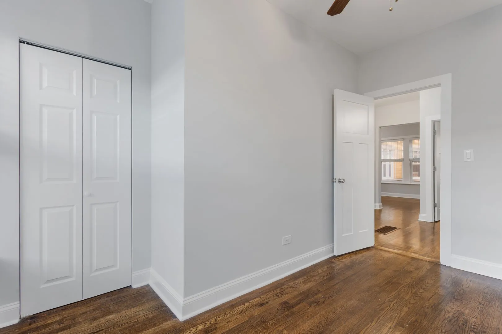 1110 W Glenlake Ave, ,  60660, USA 60660-unit#1ST FLOOR-Chicago-IL