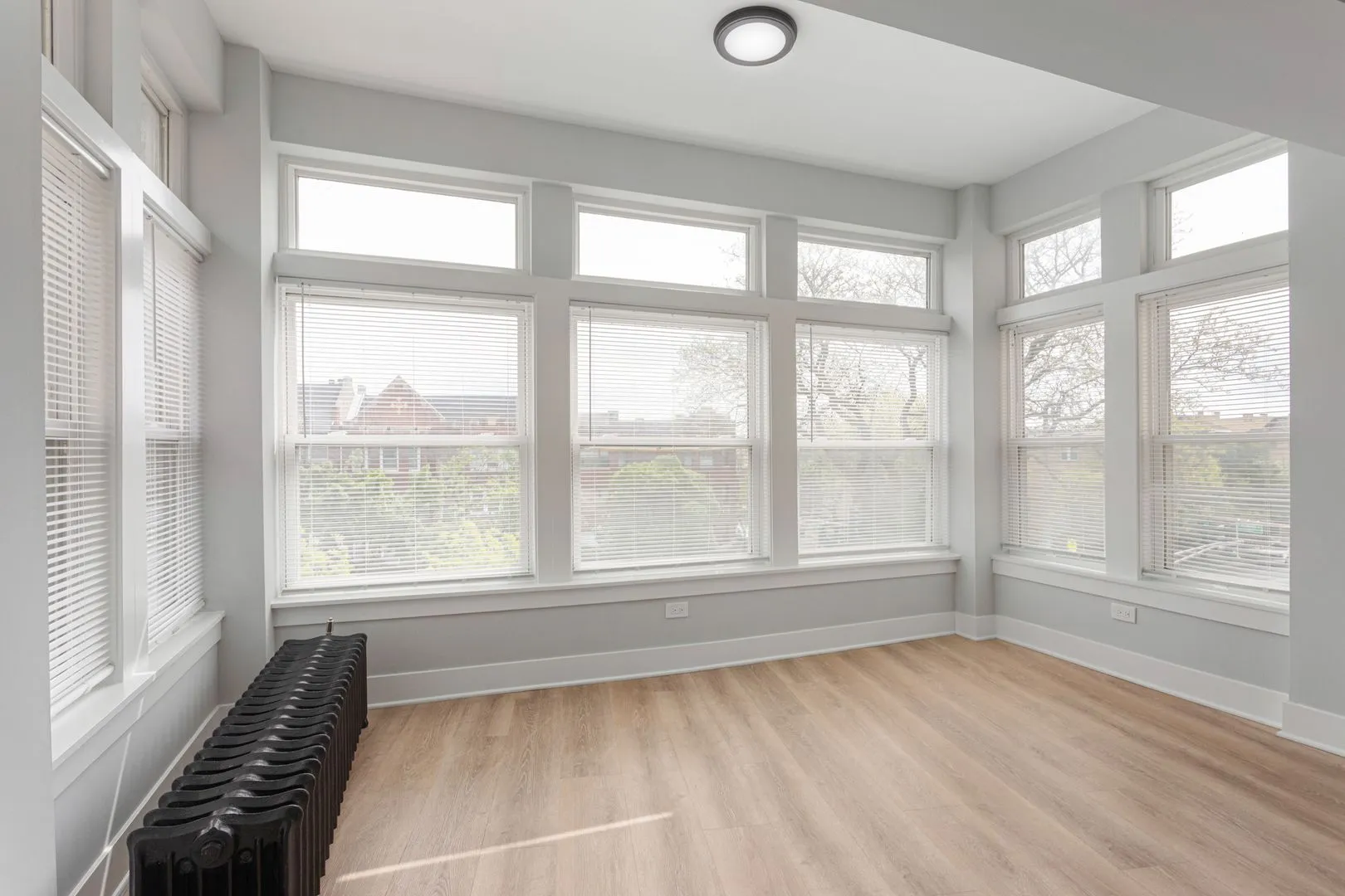 7600 N Sheridan Rd, ,  60626, USA 60626-unit#301-Chicago-IL
