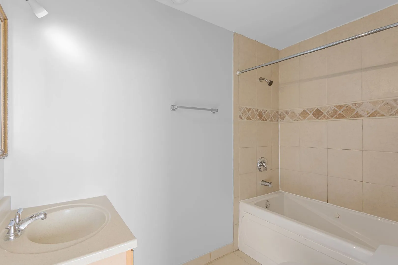 2451 W Howard St, ,  60645, USA 60645-unit#404-Chicago-IL