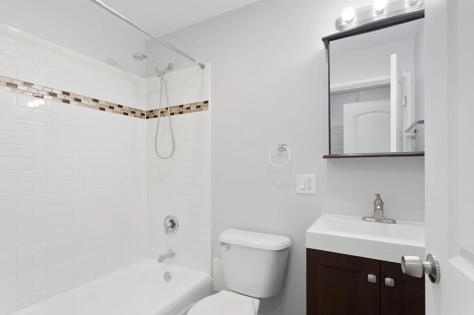 6001 N Kenmore Ave, ,  60660, USA 60660-unit#203-Chicago-IL
