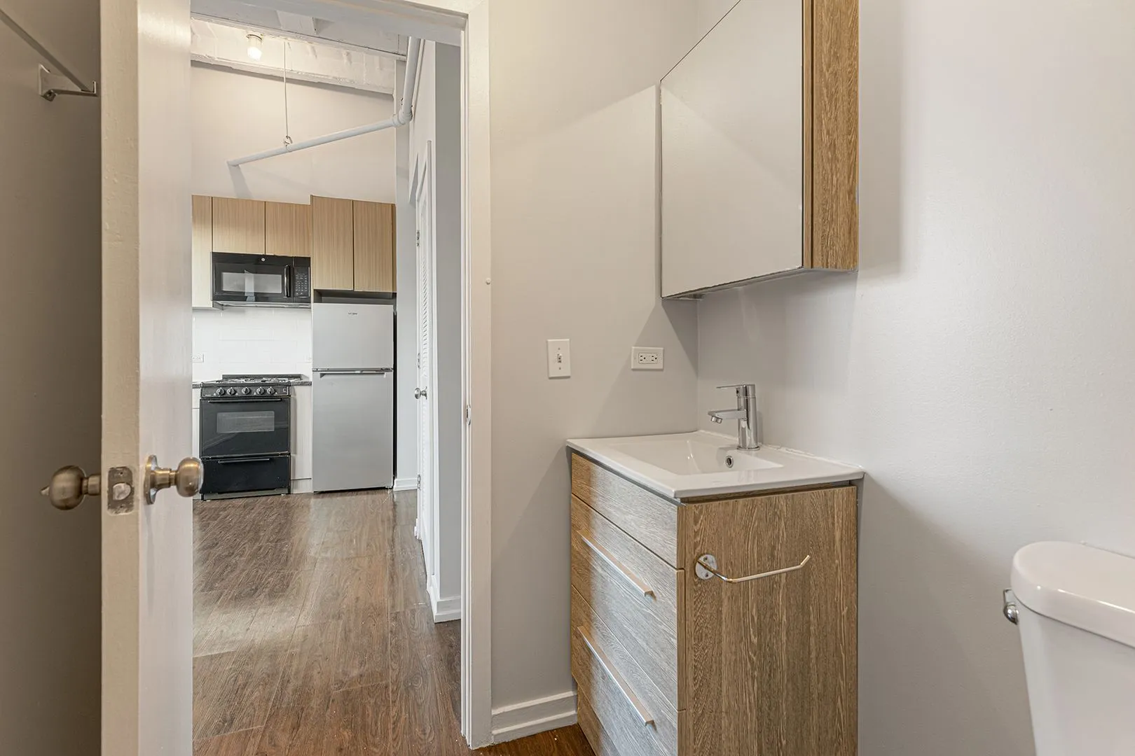 5718 N Winthrop Ave, ,  60660, USA 60660-unit#707-Chicago-IL