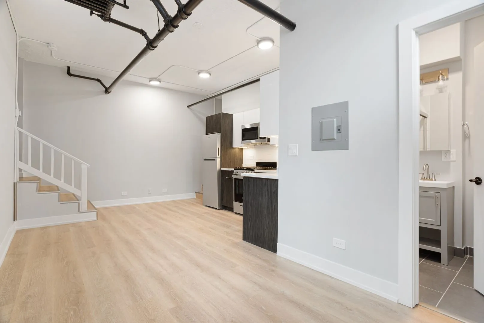 1649 W Jonquil Terrace, ,  60626, USA 60626-unit#GW-Chicago-IL
