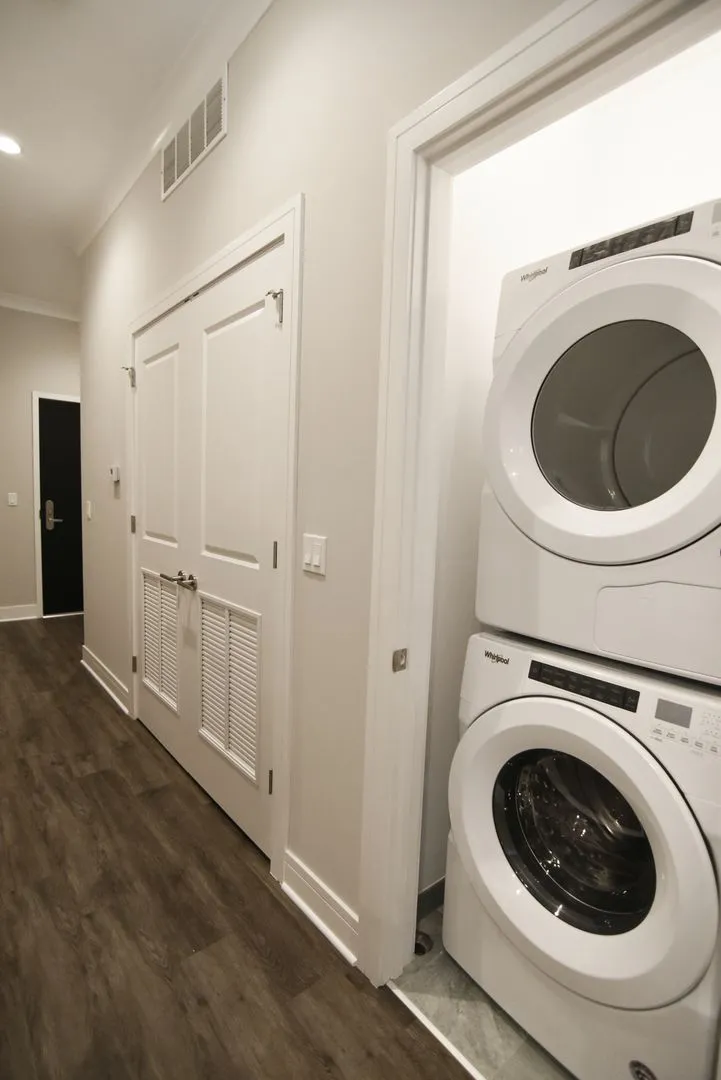 927 W Irving Park Rd, ,  60613, USA 60613-unit#927-206-Chicago-IL