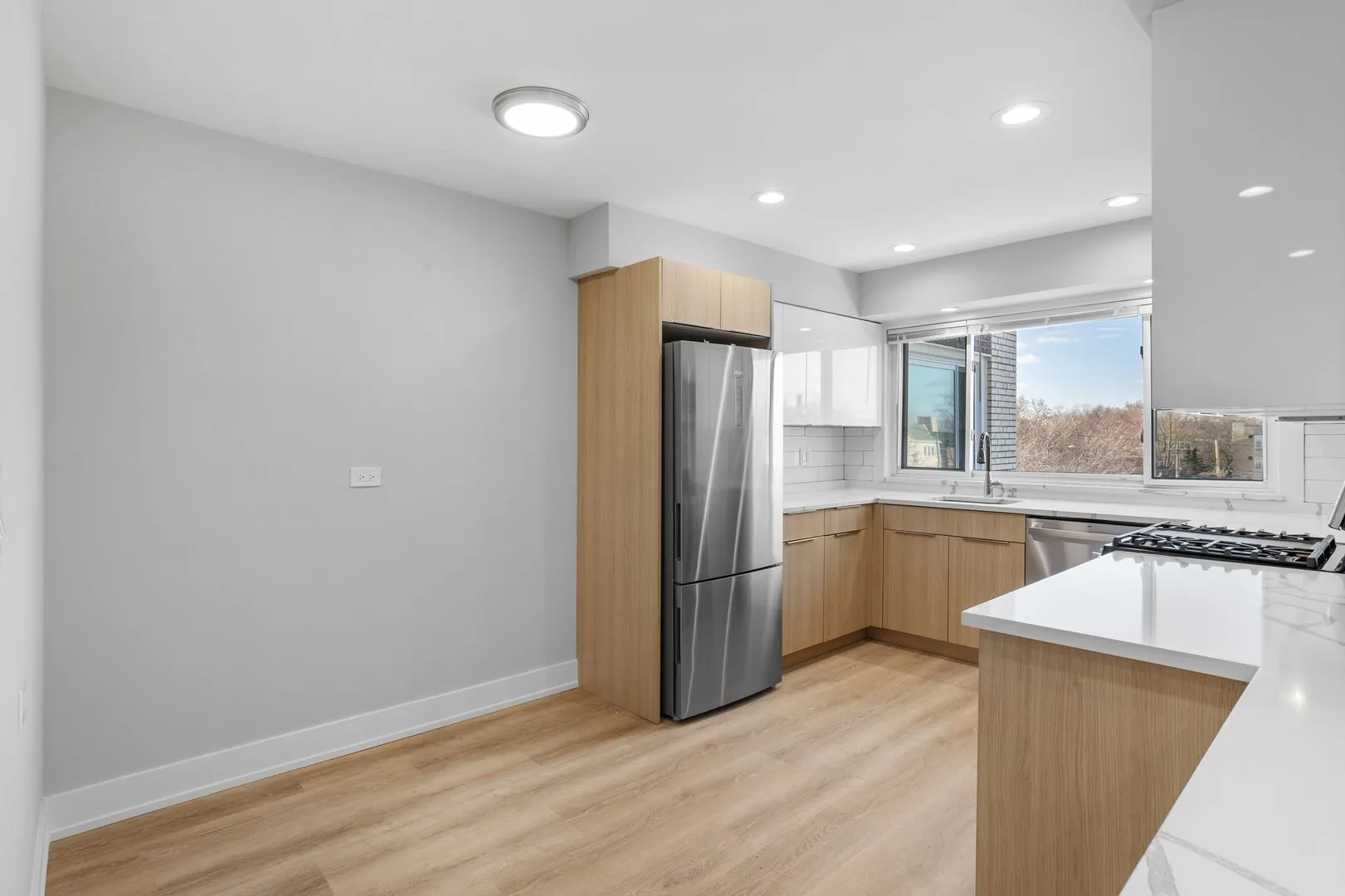 2333 W Lunt Ave, ,  60645, USA 60645-unit#402-Chicago-IL
