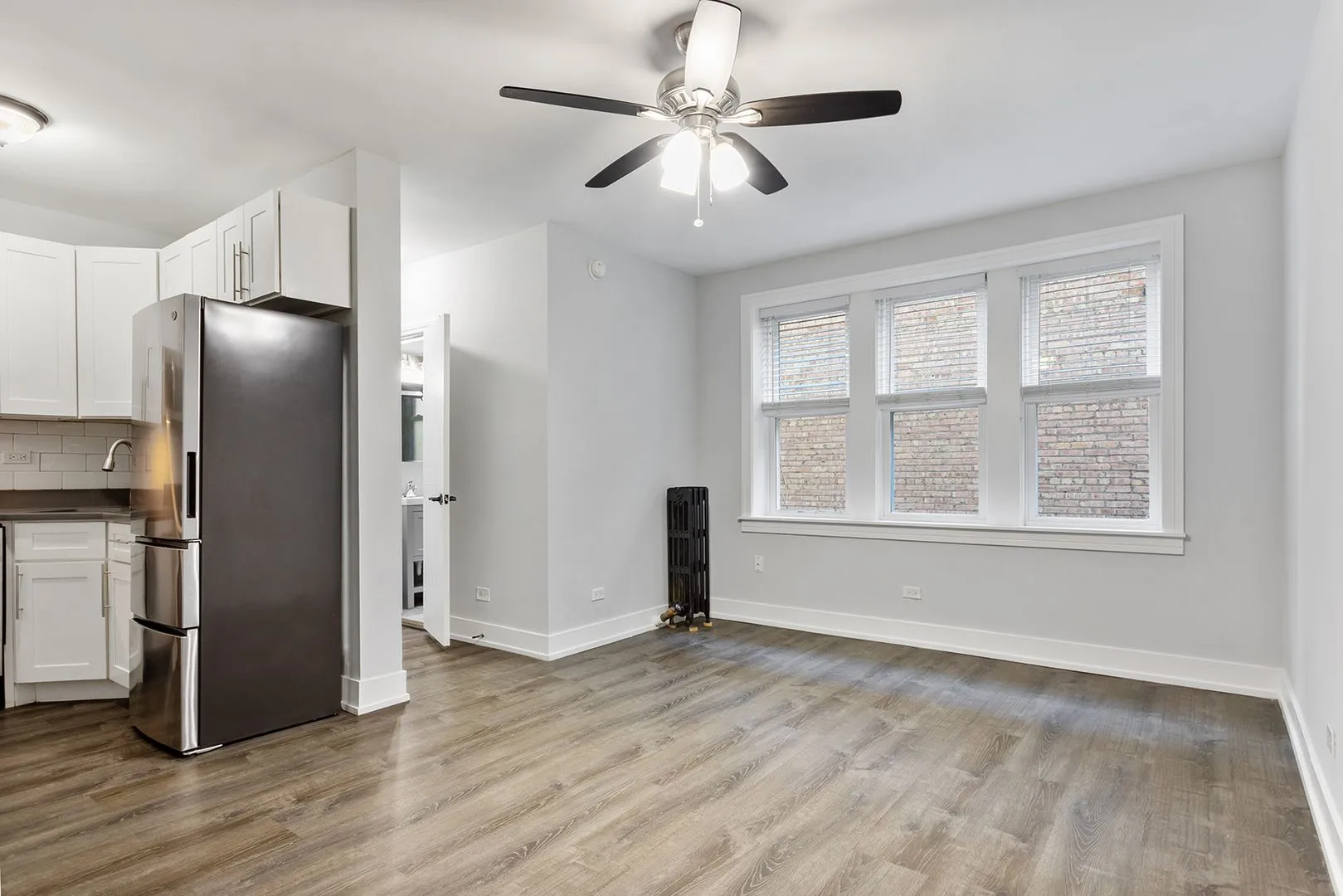 1521 W Sherwin Ave, ,  60626, USA 60626-unit#208-Chicago-IL