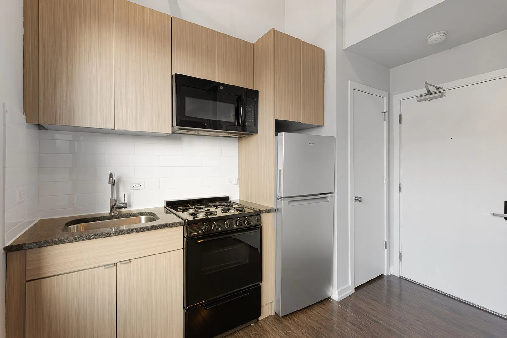 5718 N Winthrop Ave, ,  60660, USA 60660-unit#707-Chicago-IL