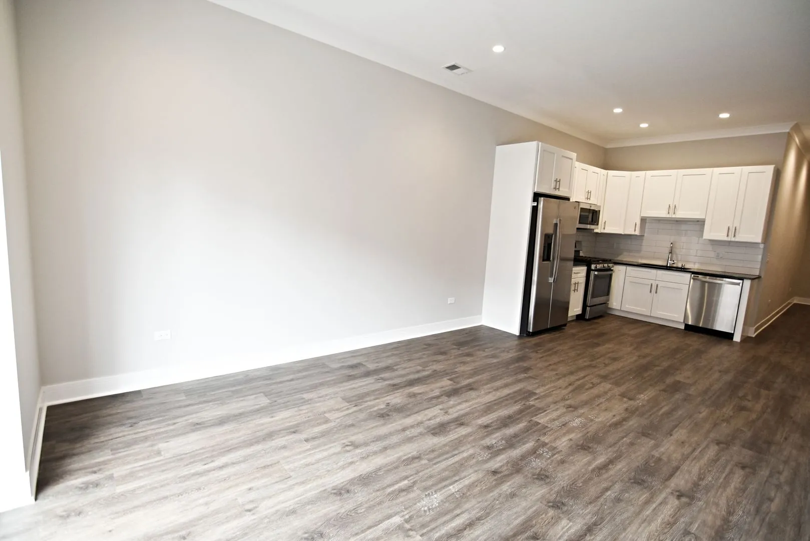 927 W Irving Park Rd, ,  60613, USA 60613-unit#927-206-Chicago-IL