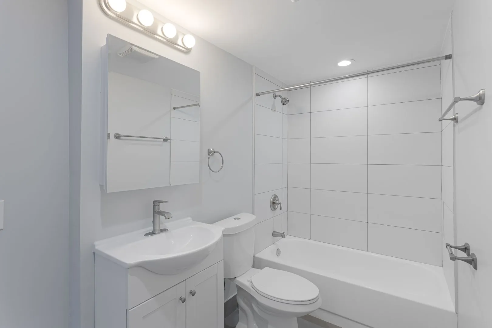6026 N Winthrop Ave, ,  60660, USA 60660-unit#5B-Chicago-IL