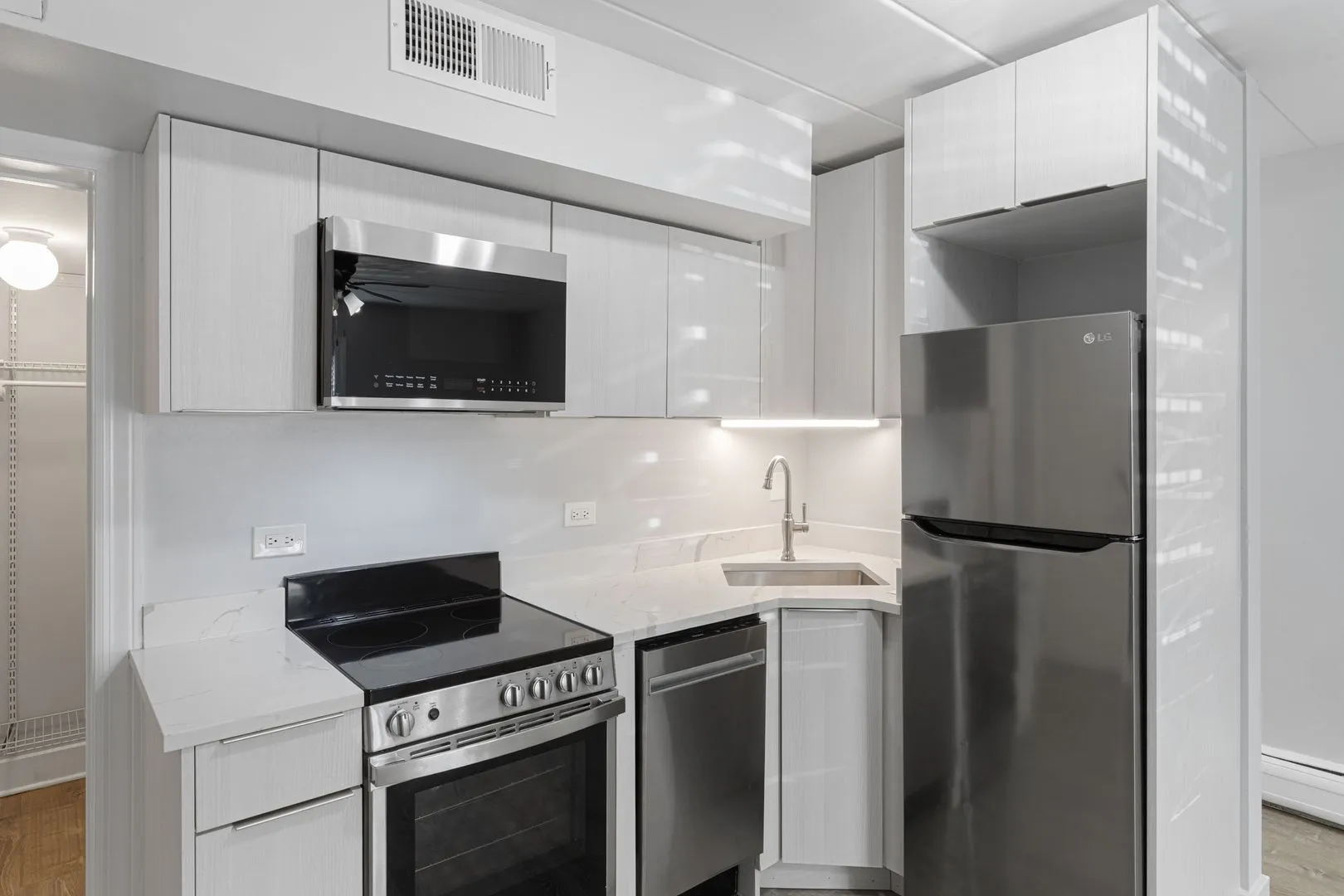 6007 N Kenmore Ave, , 60660, USA 60660-unit#102-Chicago-IL