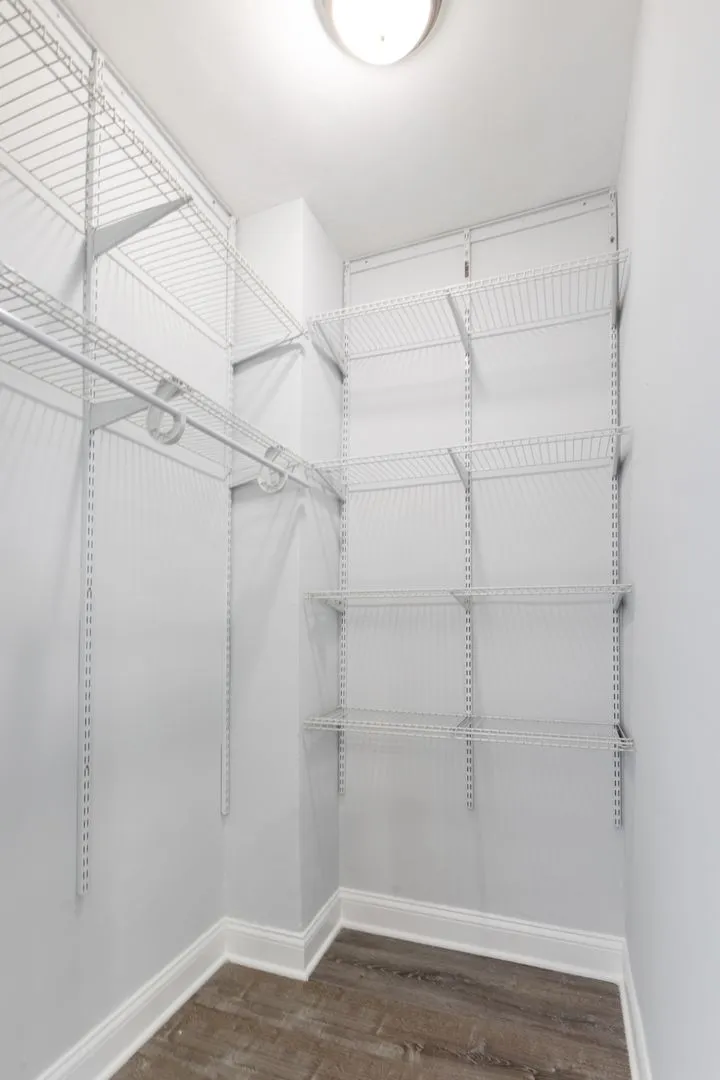 5860 N Kenmore Ave, , 60660, USA 60660-unit#405-Chicago-IL