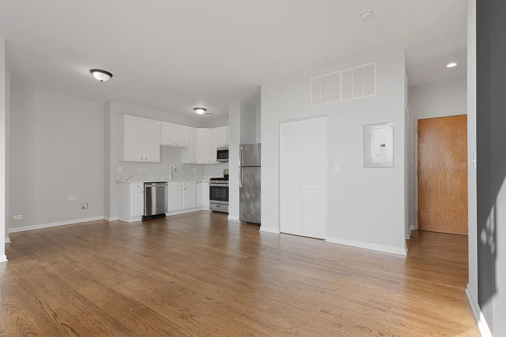 2451 W Howard St, ,  60645, USA 60645-unit#308-Chicago-IL
