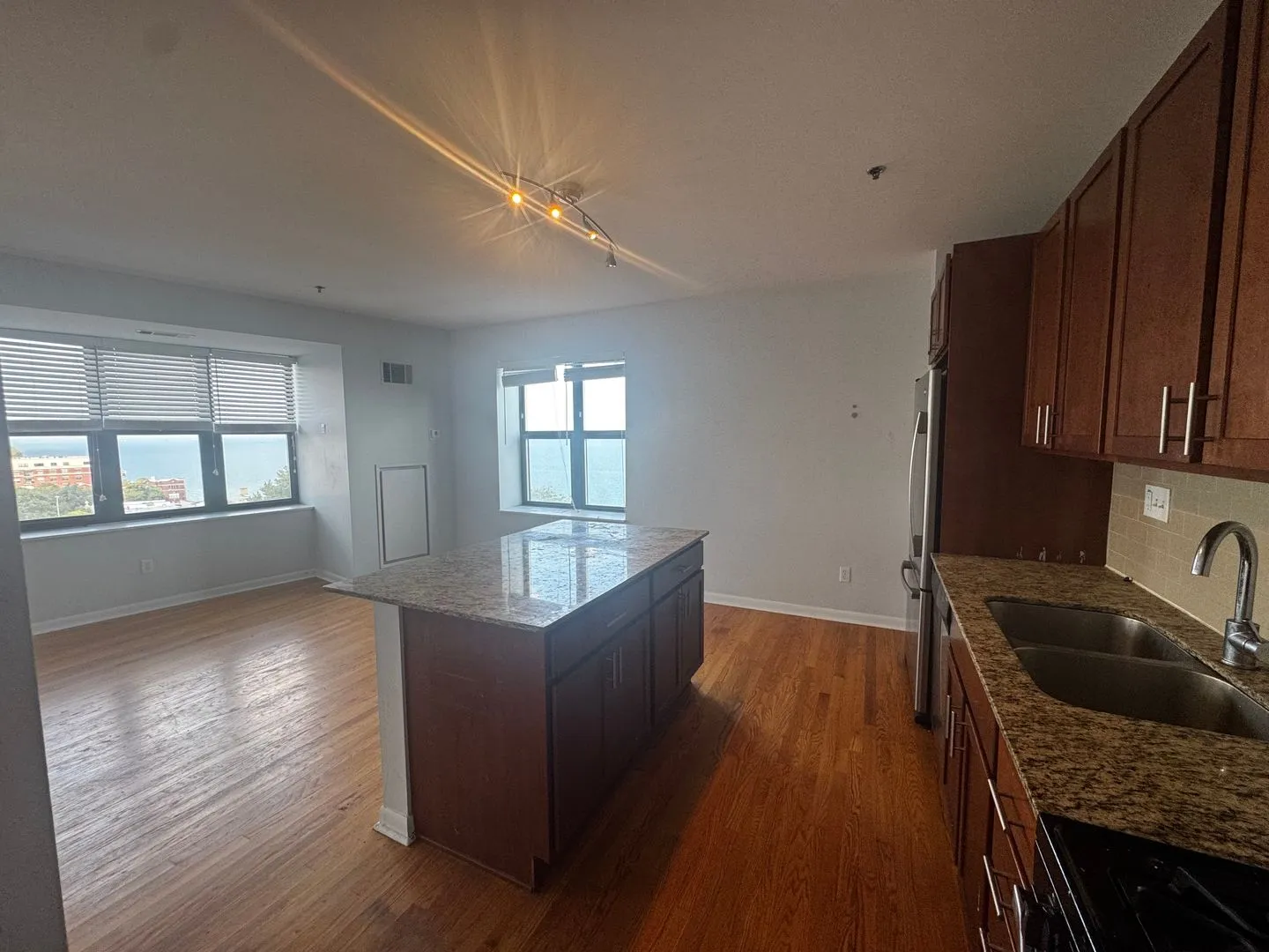 1337 W Fargo Ave, ,  60626, USA 60626-unit#401-Chicago-IL