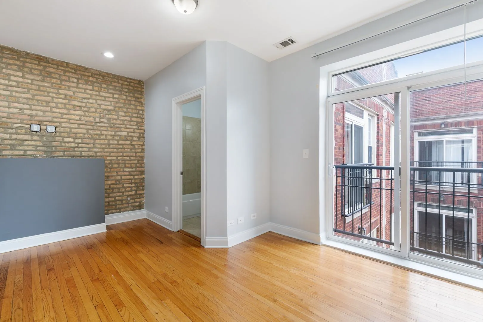 2005 W Jarvis Ave, ,  60645, USA 60645-unit#2-Chicago-IL
