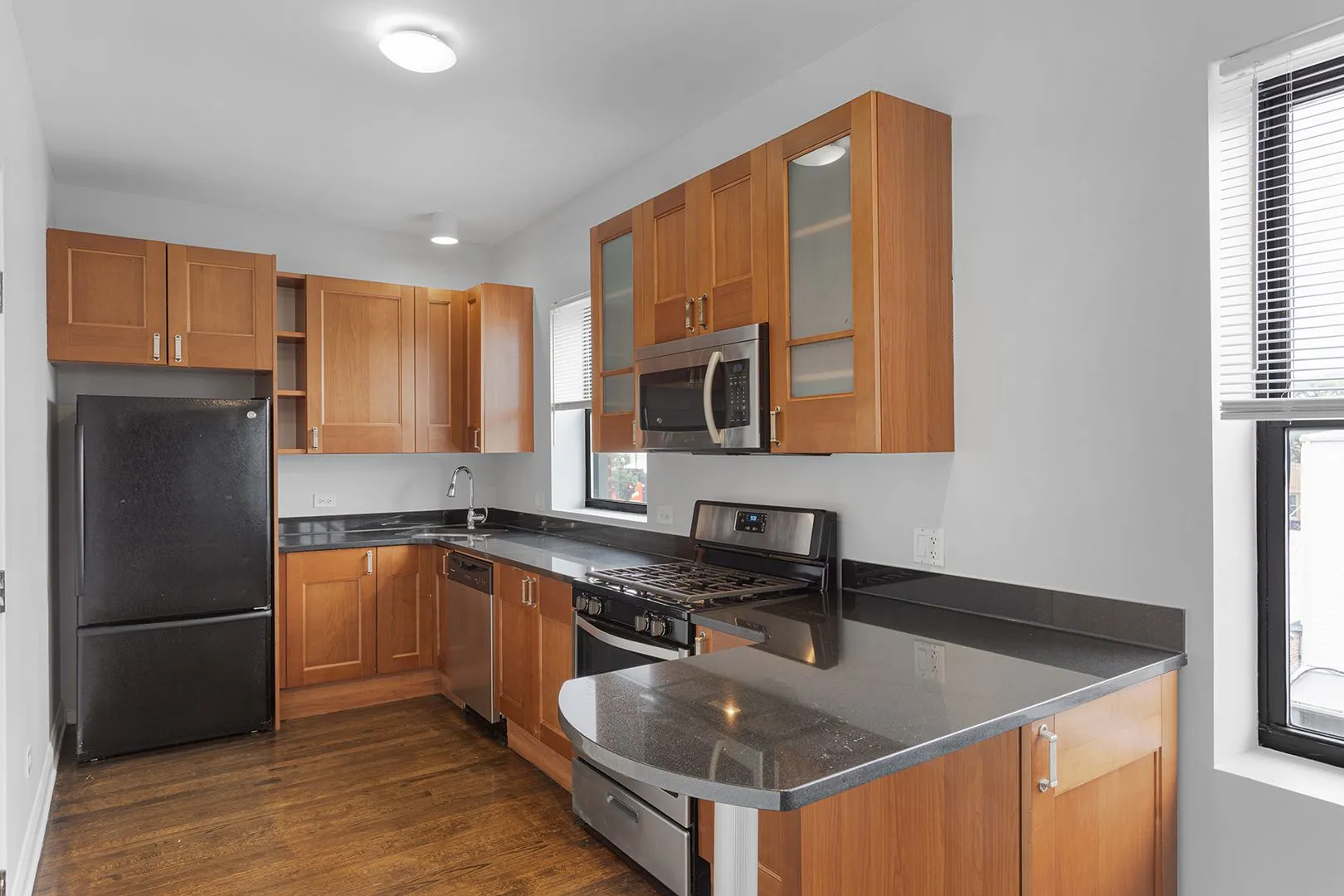 7528 N Seeley Ave, ,  60645, USA 60645-unit#305-Chicago-IL