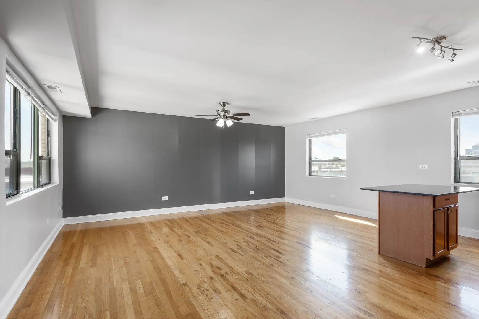 7616 N Marshfield Ave, , 60626, USA 60626-unit#501-Chicago-IL