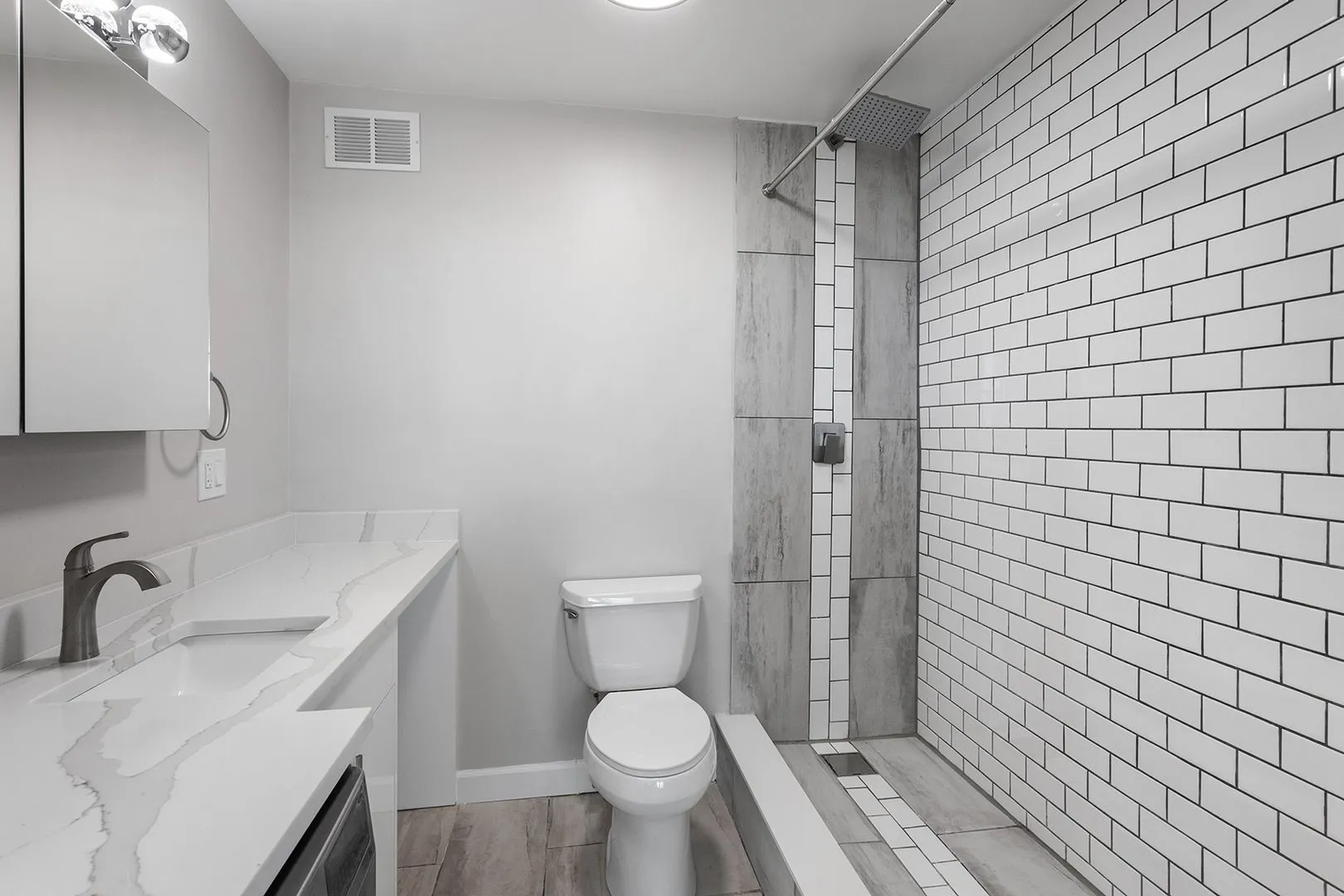 6166 N Sheridan Rd, , 60660, USA 60660-unit#26D-Chicago-IL