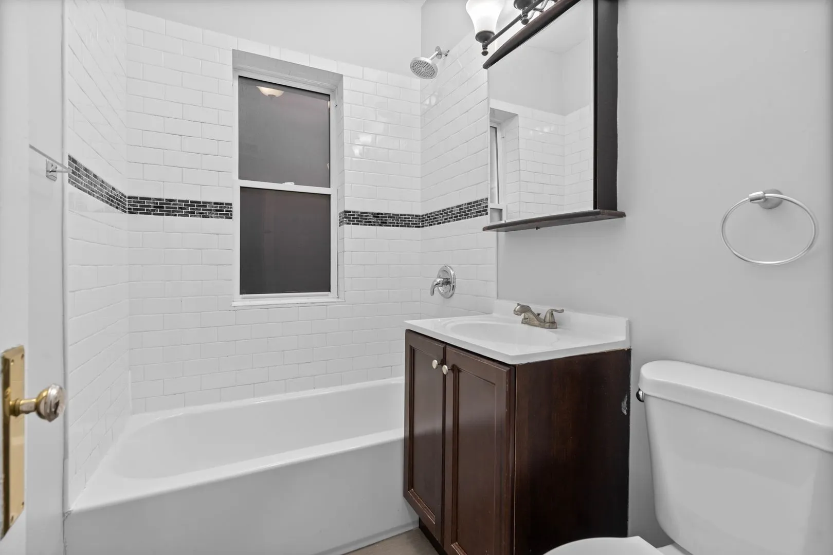 1106 W Glenlake Ave, ,  60660, USA 60660-unit#1ST FLOOR-Chicago-IL