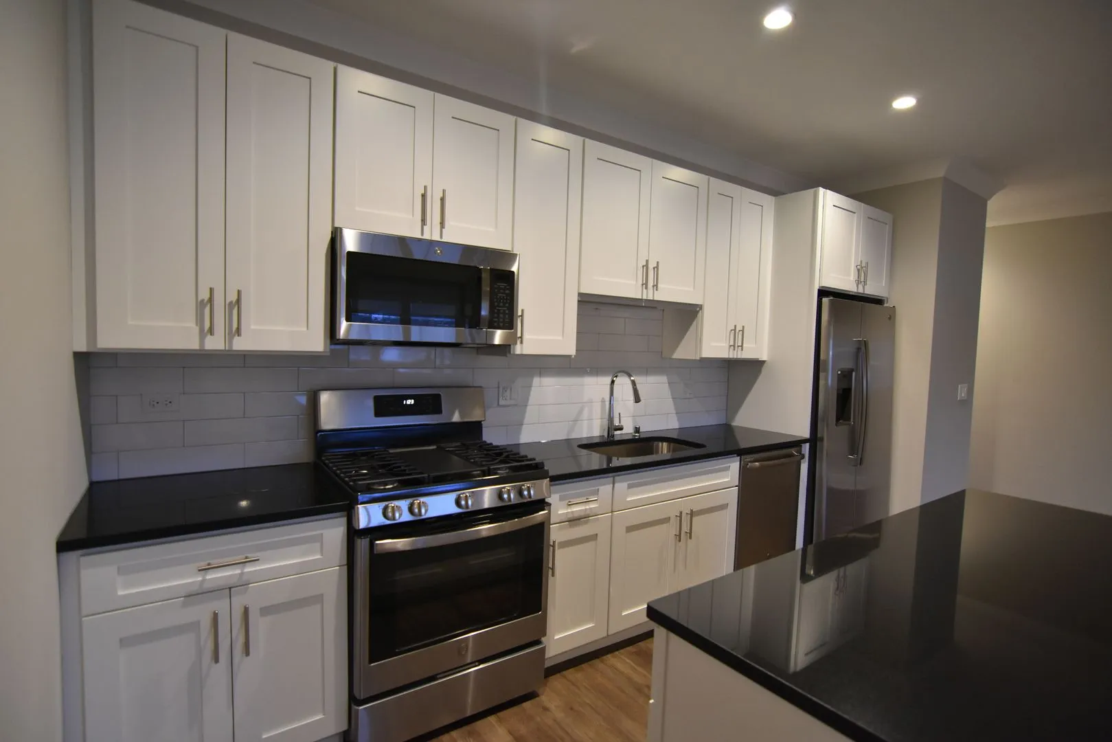 927 W Irving Park Rd, ,  60613, USA 60613-unit#927-101-Chicago-IL