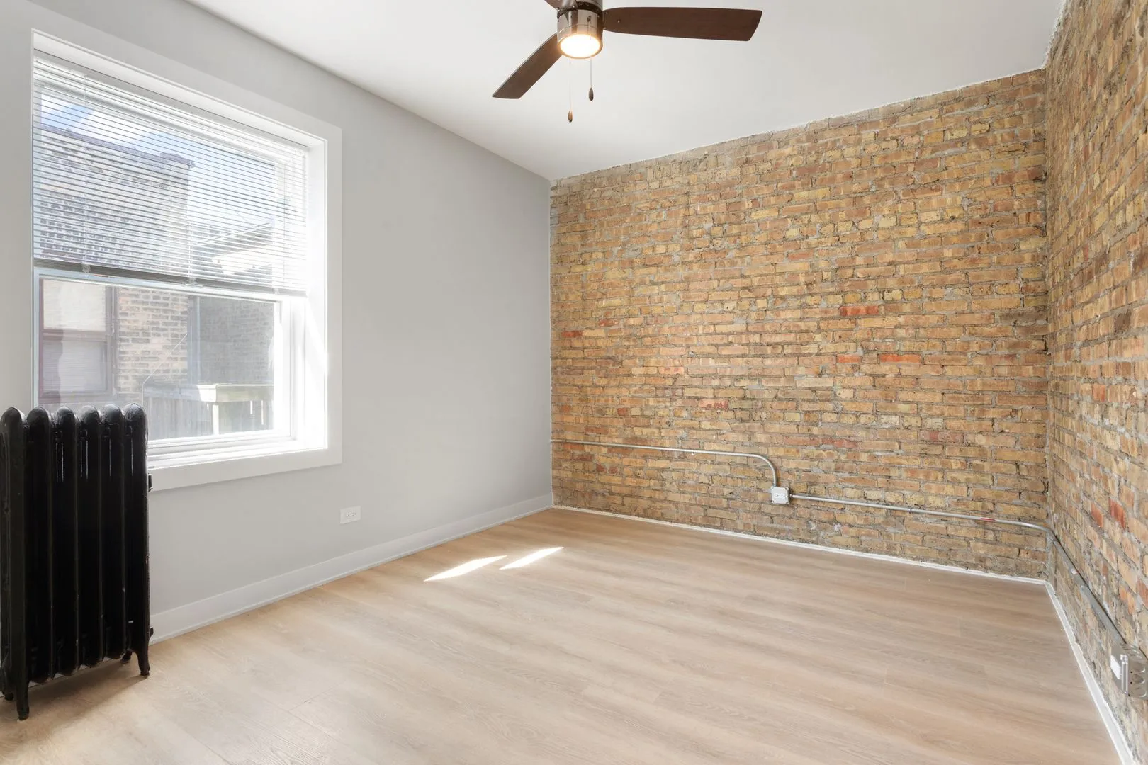 7383 N Damen Ave, ,  60645, USA 60645-unit#2W-Chicago-IL