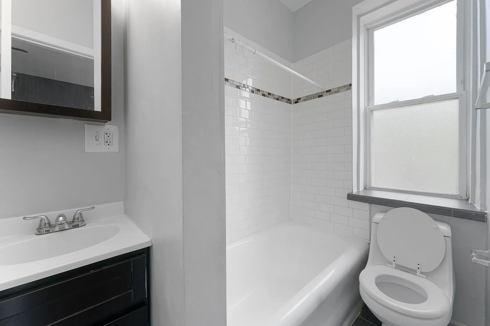 5860 N Kenmore Ave, ,  60660, USA 60660-unit#401-Chicago-IL