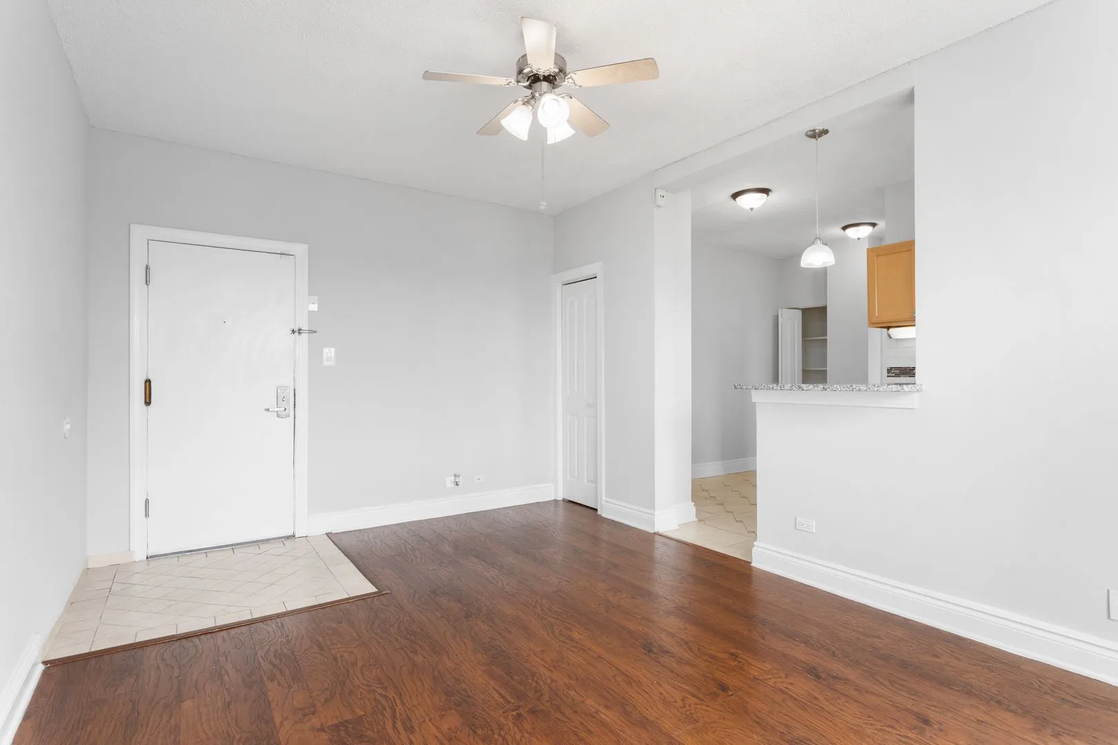 4520 N Clarendon Ave, ,  60613, USA 60640-unit#907-Chicago-IL