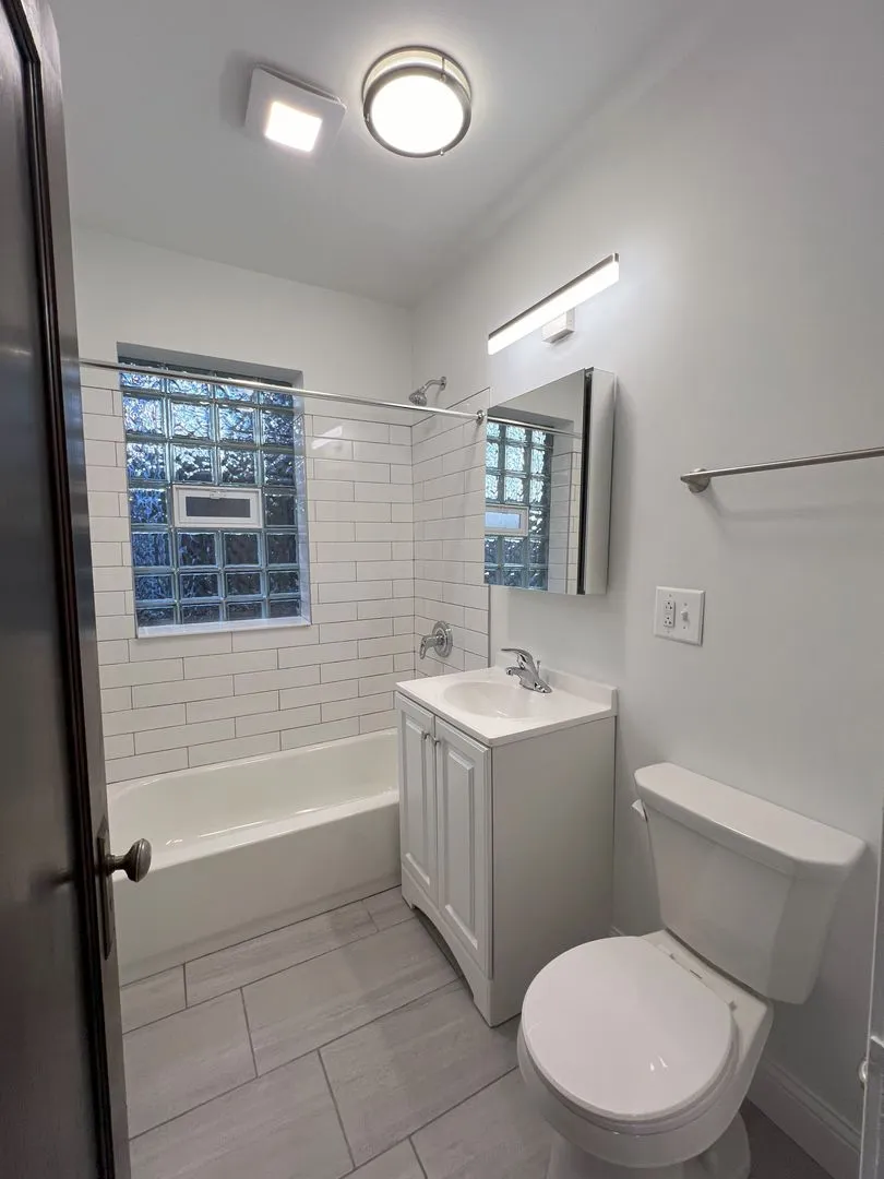 4403 N Hamilton Ave, , 60625, USA 60625-unit#2E-Chicago-IL