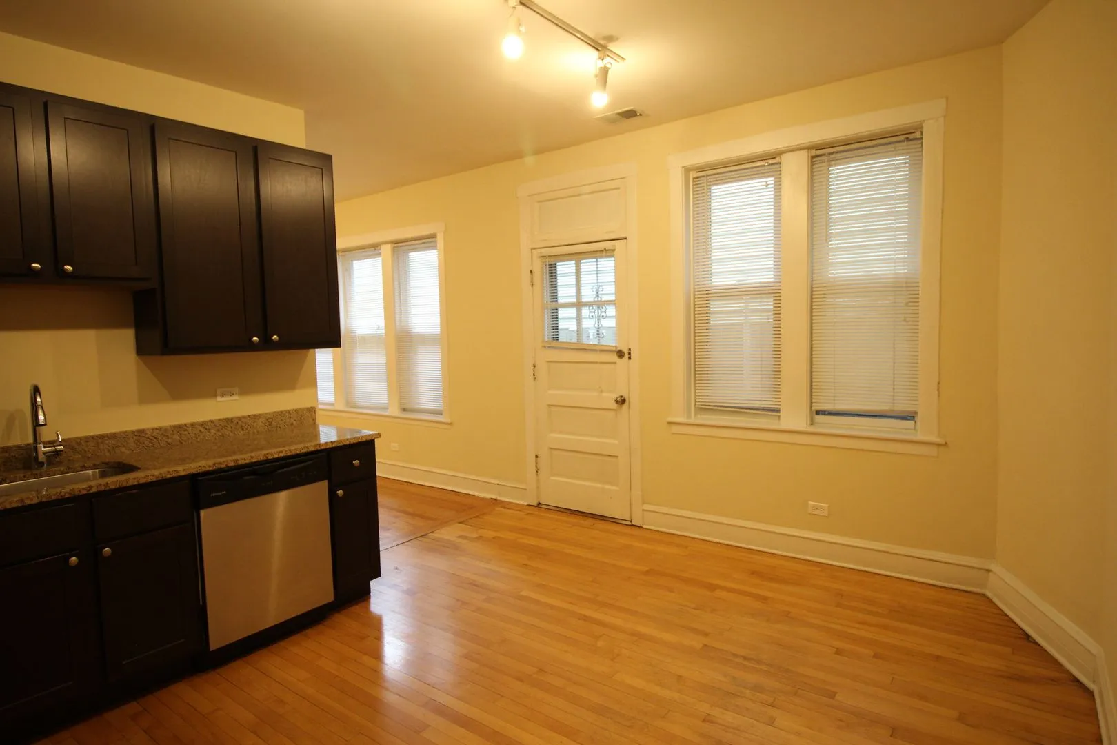 3767 N Pulaski Rd, , 60641, USA 60641-unit#2R-Chicago-IL