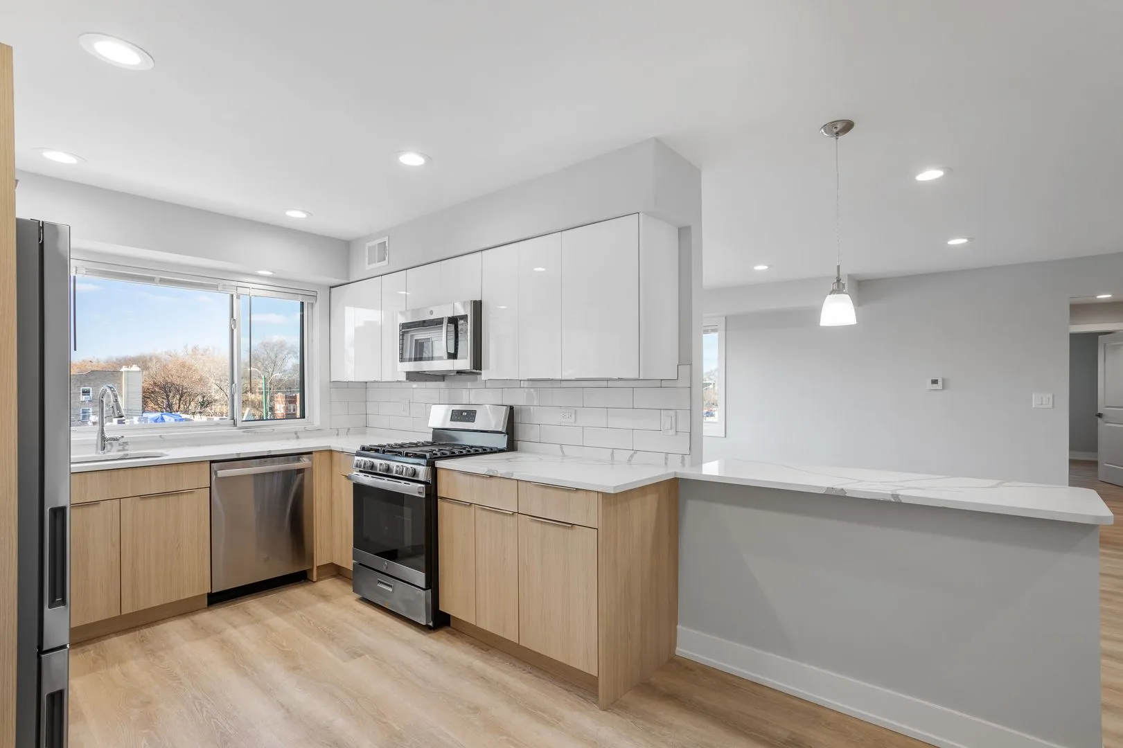 2333 W Lunt Ave, ,  60645, USA 60645-unit#402-Chicago-IL