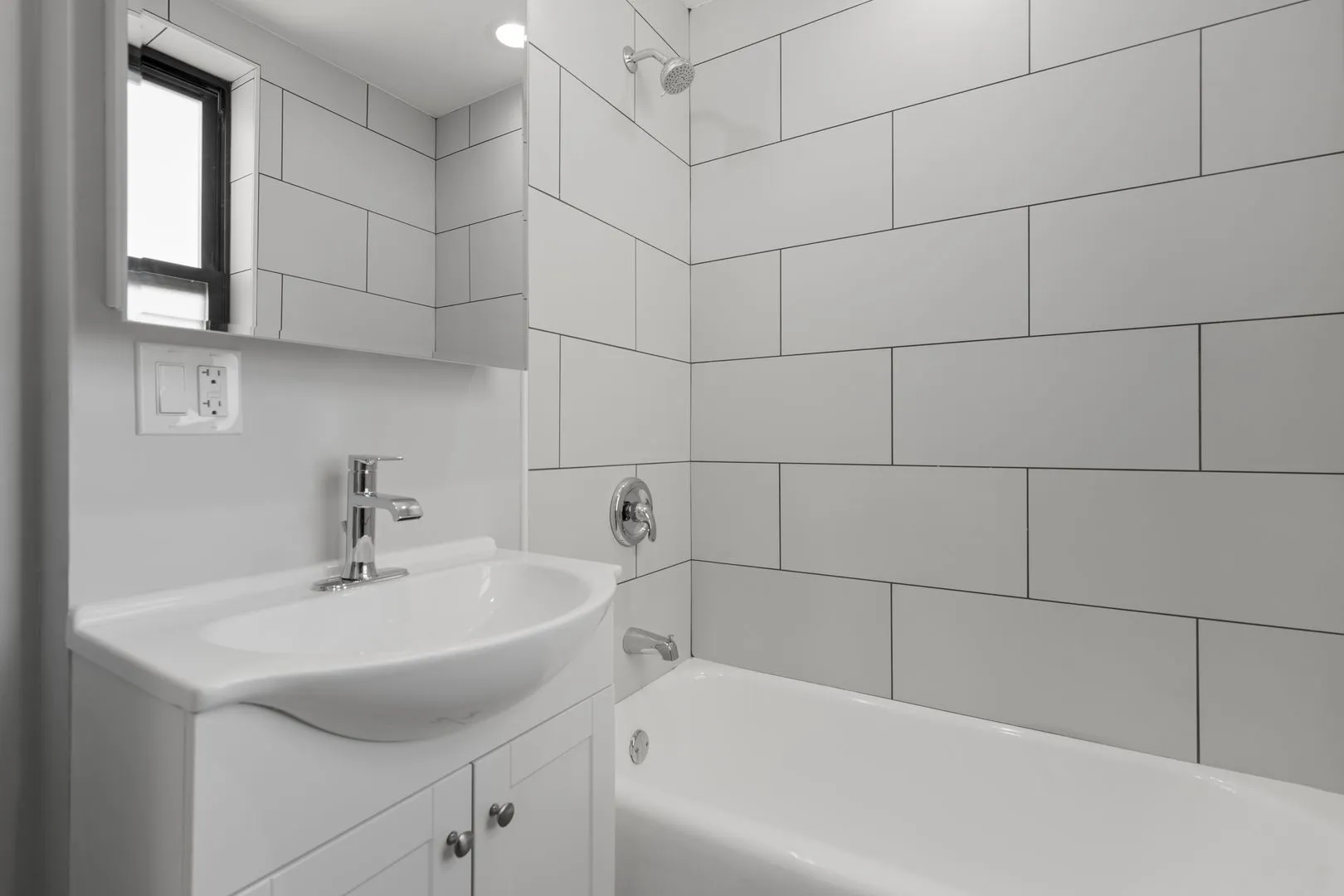 6026 N Winthrop Ave, ,  60660, USA 60660-unit#3F-Chicago-IL