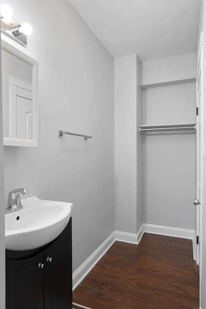 4555 Malden St, ,  60640, USA 60640-unit#207-Chicago-IL