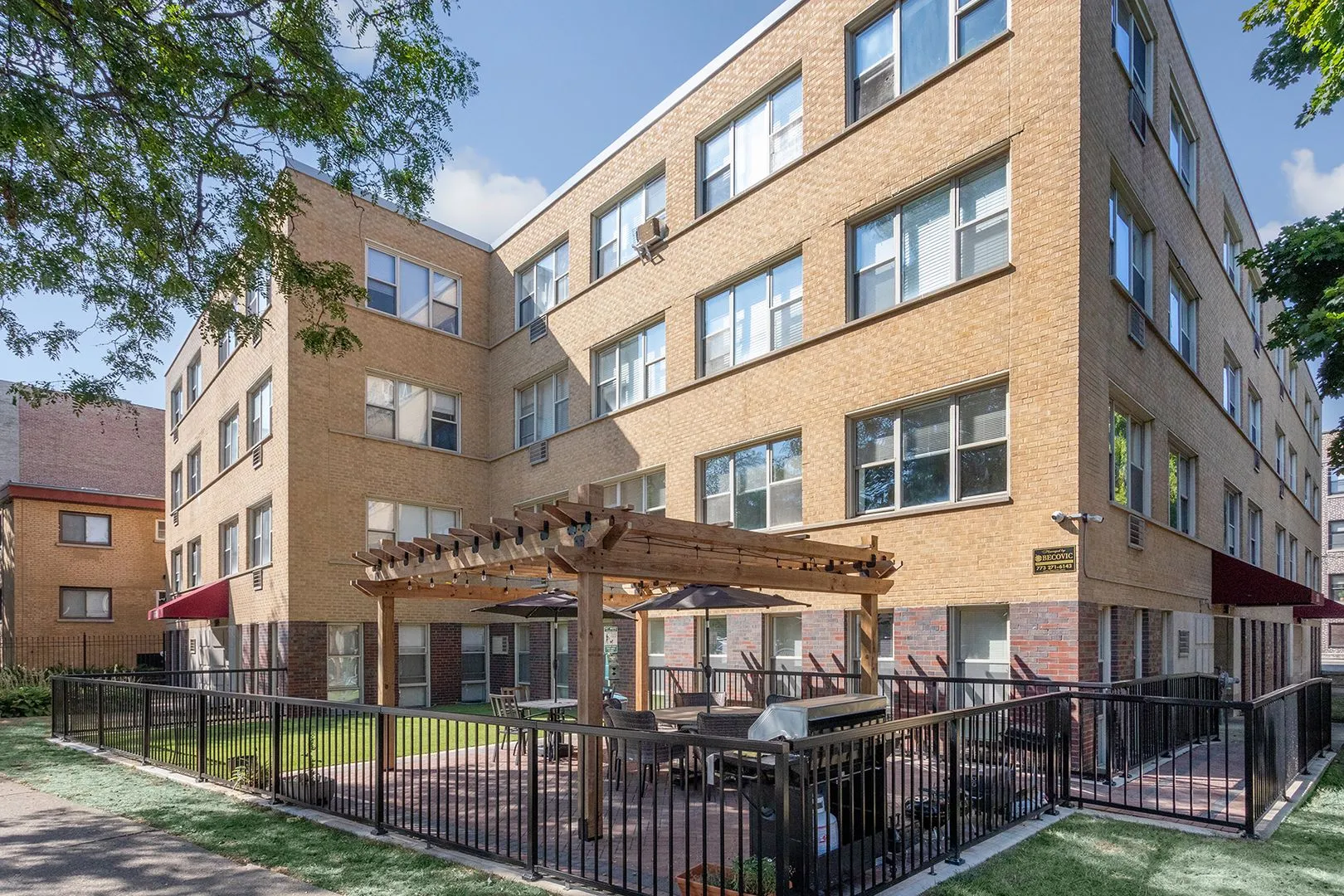 1303 W Estes Ave, ,  60626, USA 60626-unit#2W-Chicago-IL