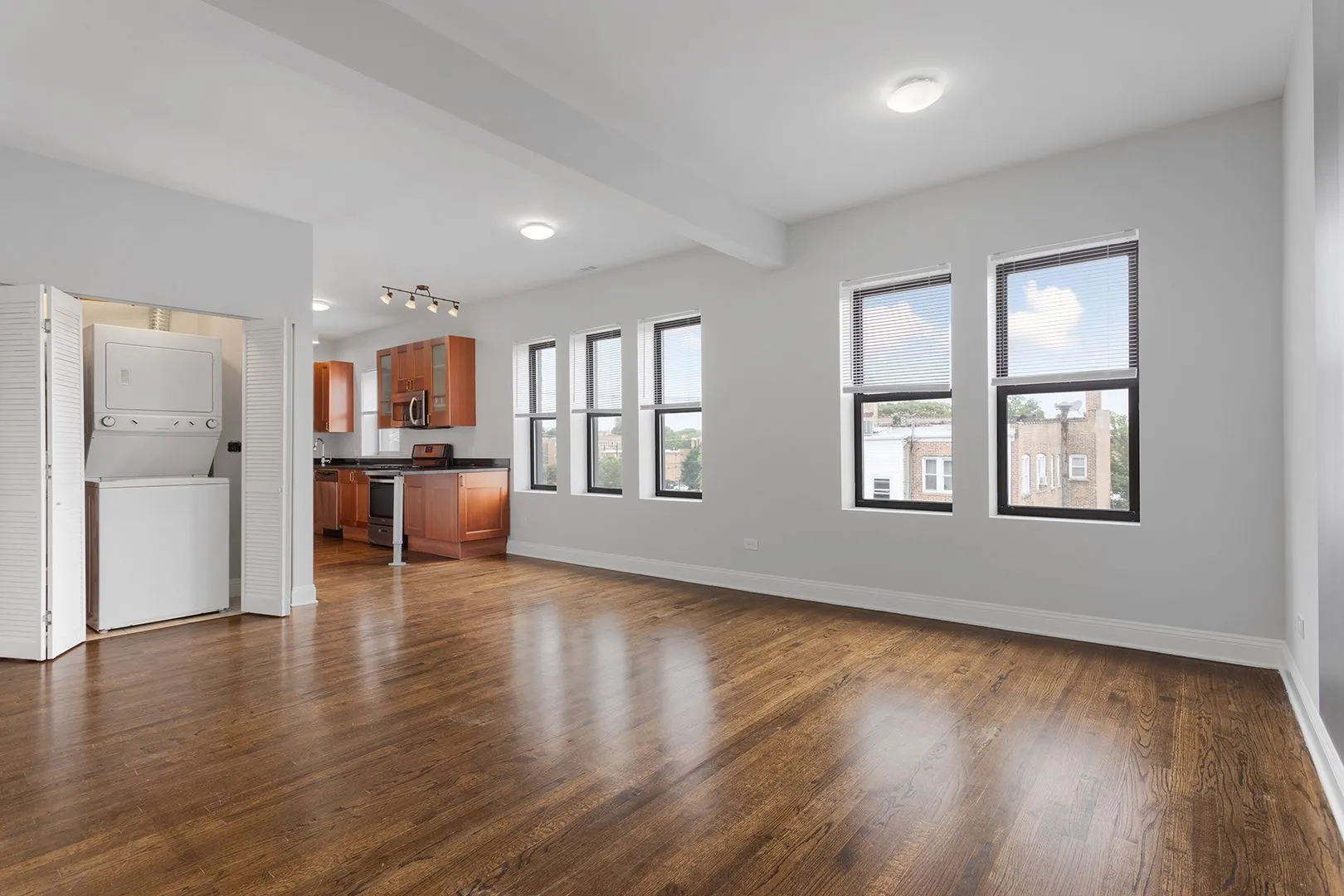 7528 N Seeley Ave, ,  60645, USA 60645-unit#305-Chicago-IL