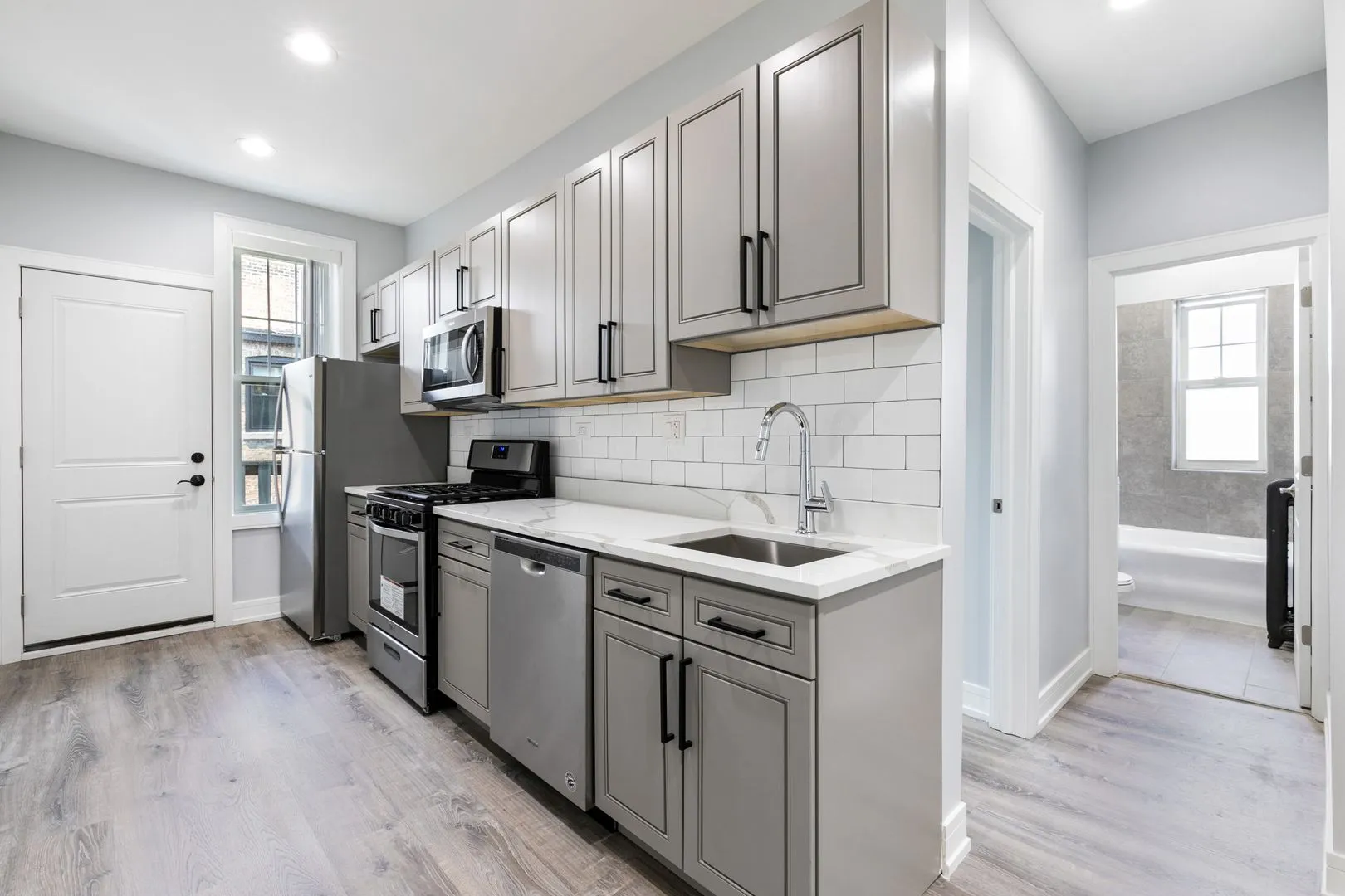 6954 N Wolcott Ave, , 60626, USA 60626-unit#2-Chicago-IL