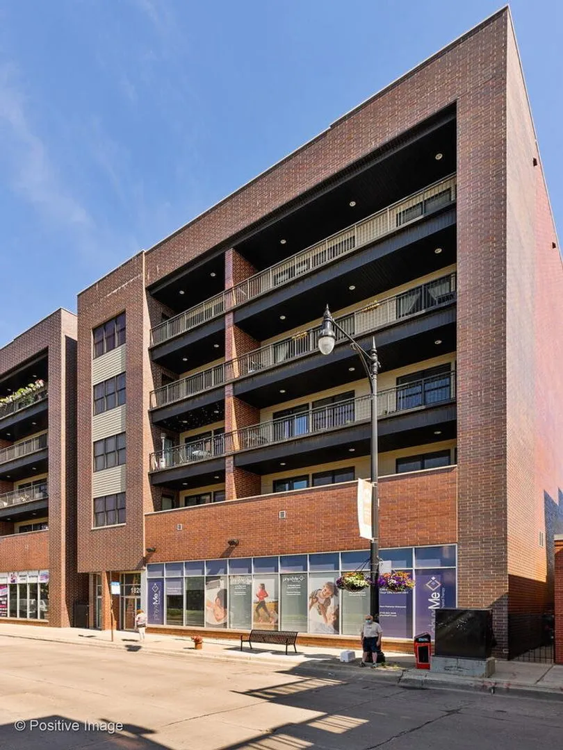 1832 W Irving Park Rd, ,  60613, USA 60613-unit#502-Chicago-IL