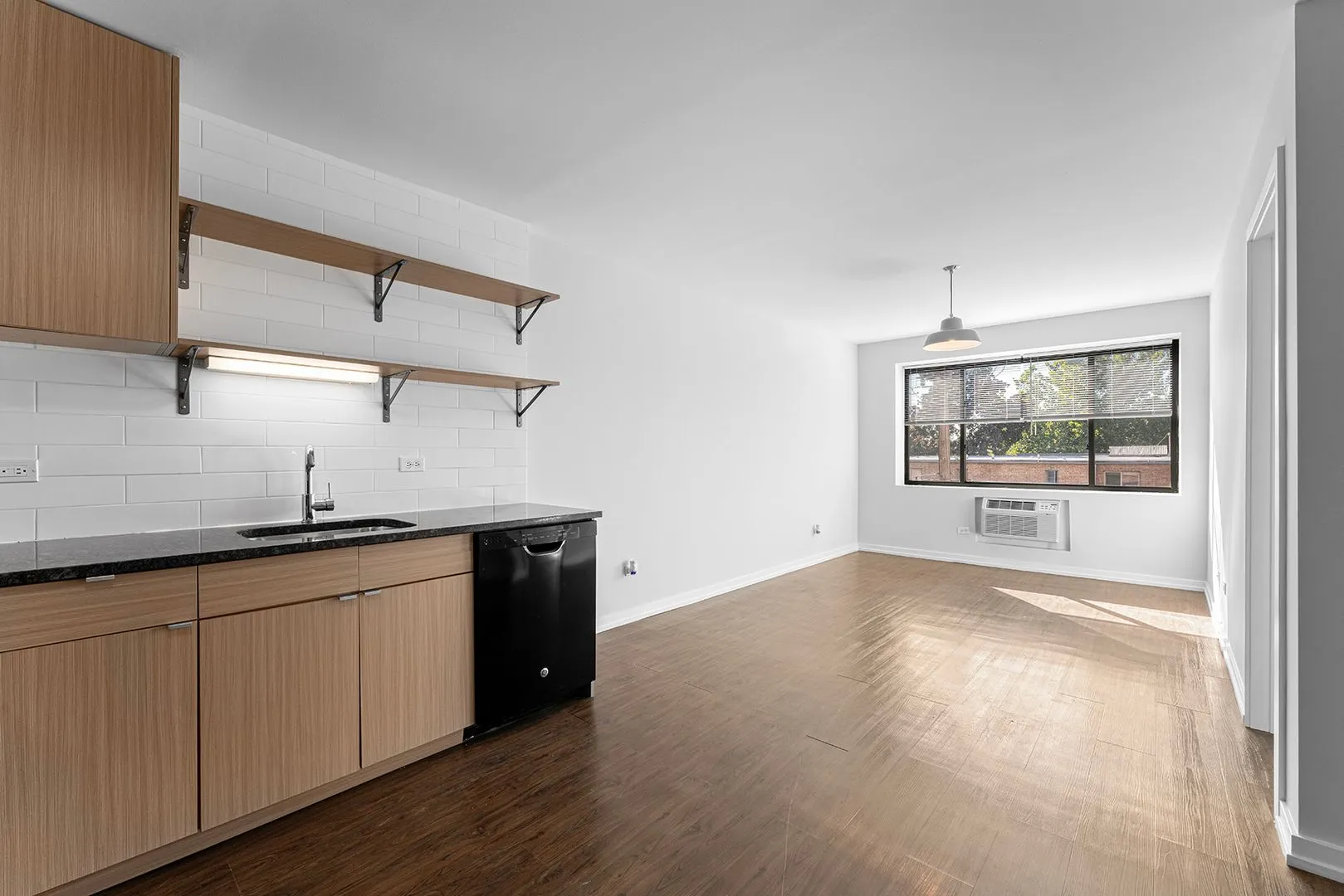 6134 N Kenmore Ave, , 60660, USA 60660-unit#410-Chicago-IL