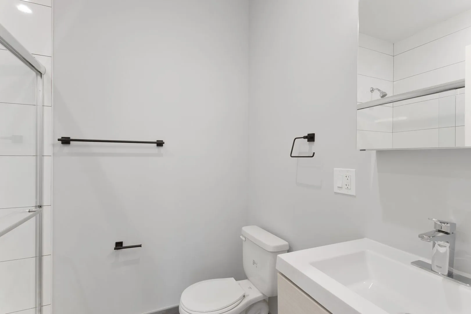 7663 N Rogers Ave, , 60626, USA 60626-unit#3-Chicago-IL