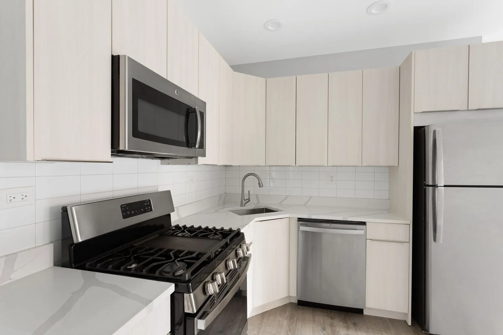 6114 N Winthrop Ave, ,  60660, USA 60660-unit#1N-Chicago-IL