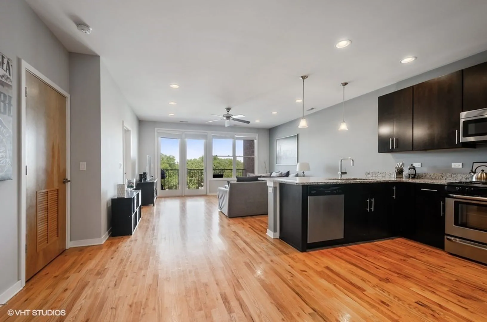 1832 W Irving Park Rd, ,  60613, USA 60613-unit#502-Chicago-IL