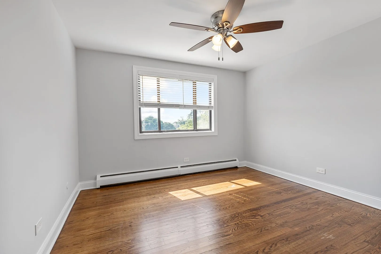 6826 N Ridge Blvd, ,  60645, USA 60645-unit#402-Chicago-IL