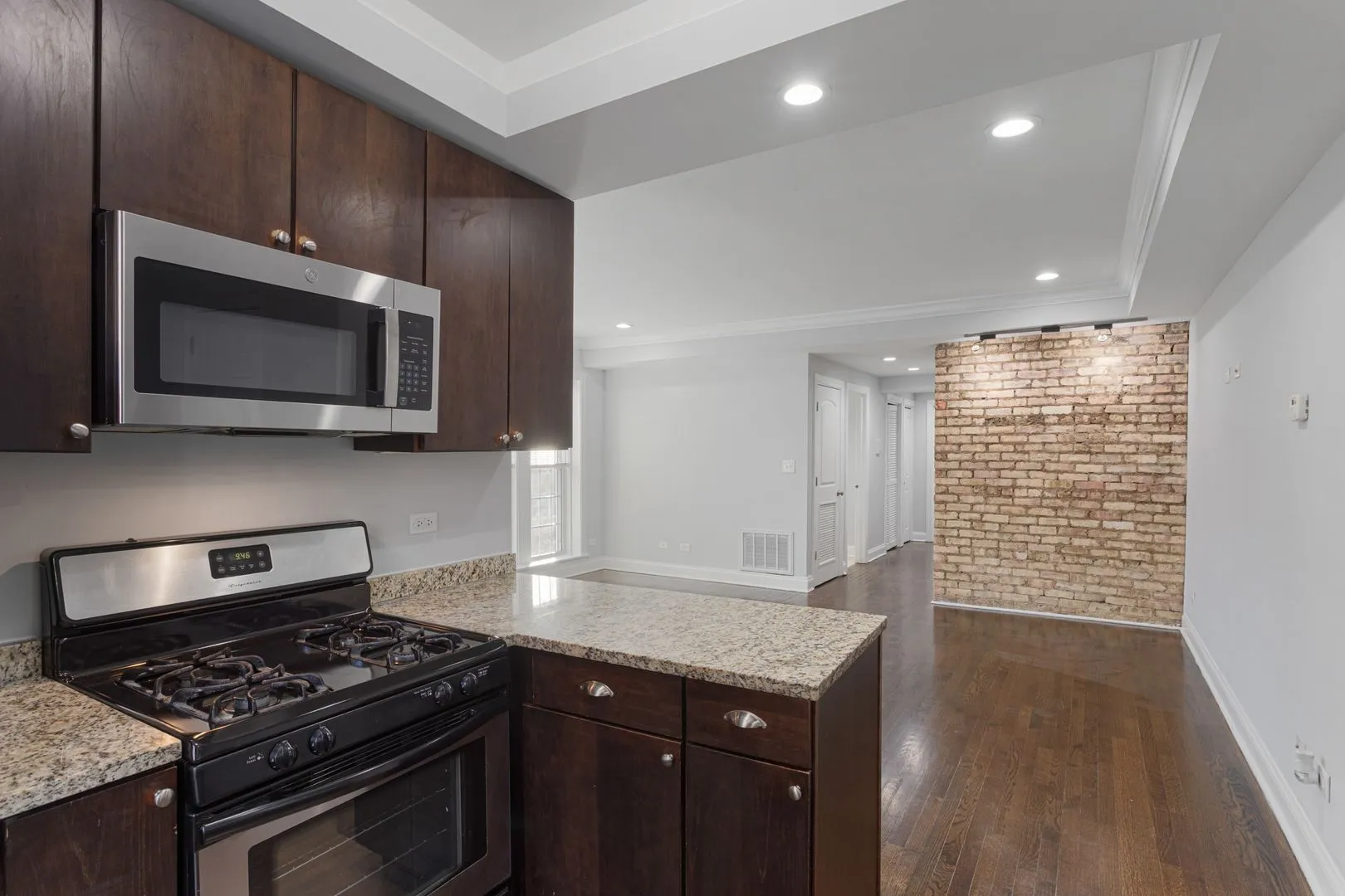 7722 N Ashland Ave, ,  60626, USA 60626-unit#H2-Chicago-IL