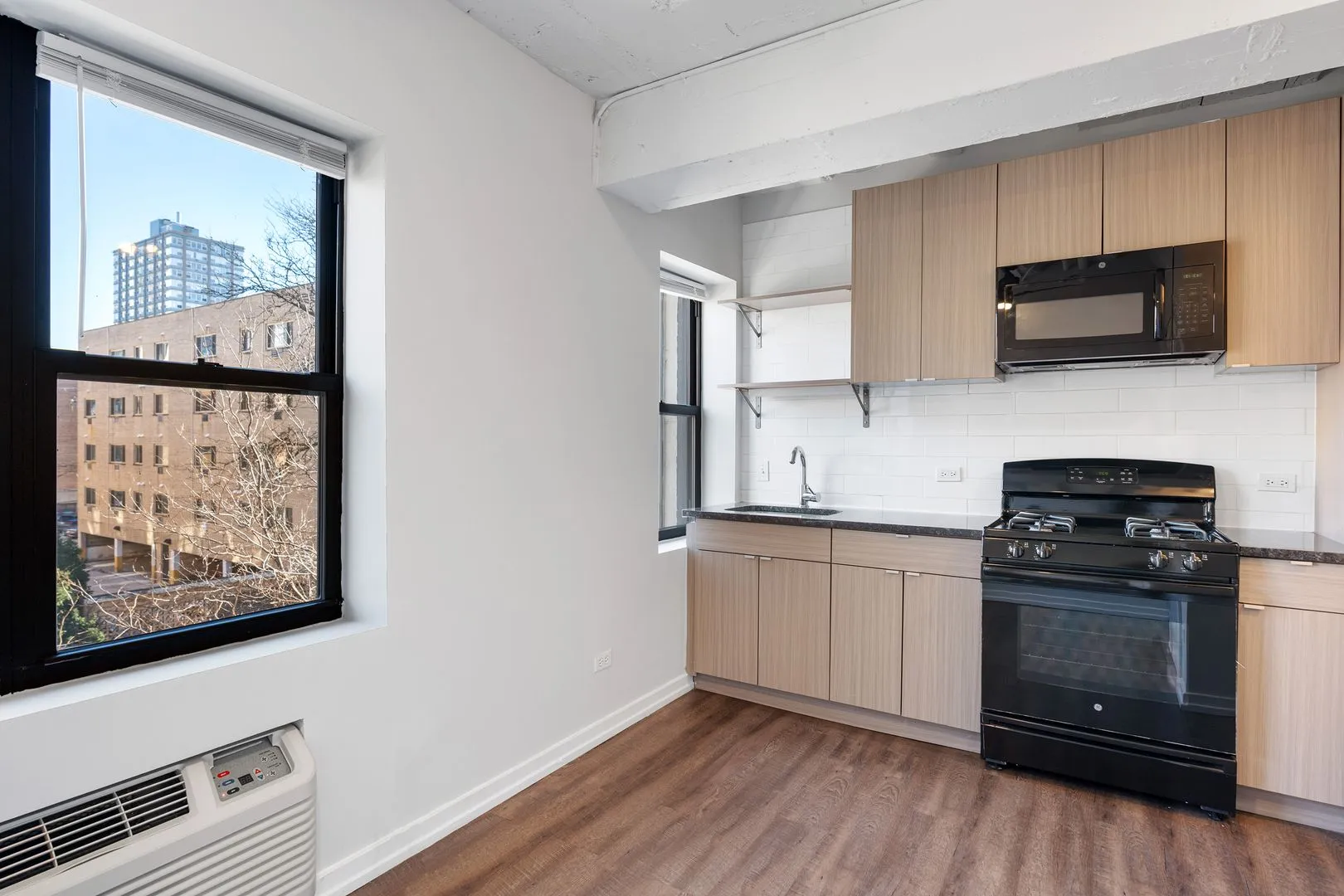 5718 N Winthrop Ave, , 60660, USA 60660-unit#303-Chicago-IL