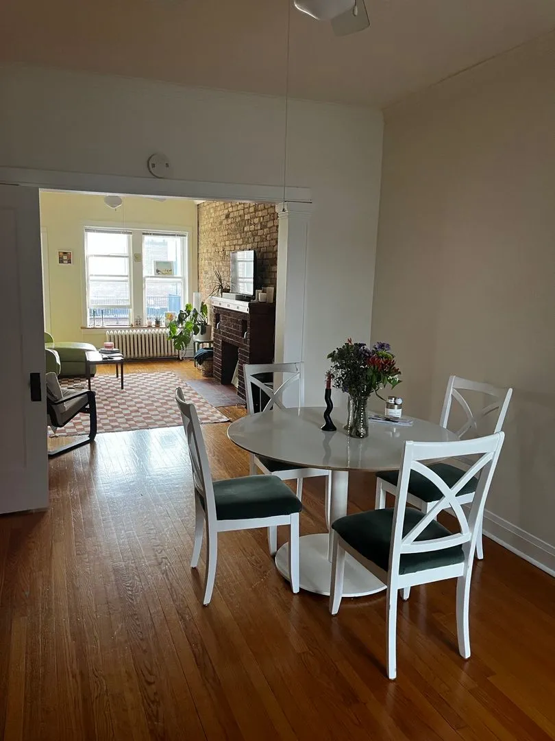 831 W Wolfram St, ,  60657, USA 60657-unit#2R-Chicago-IL