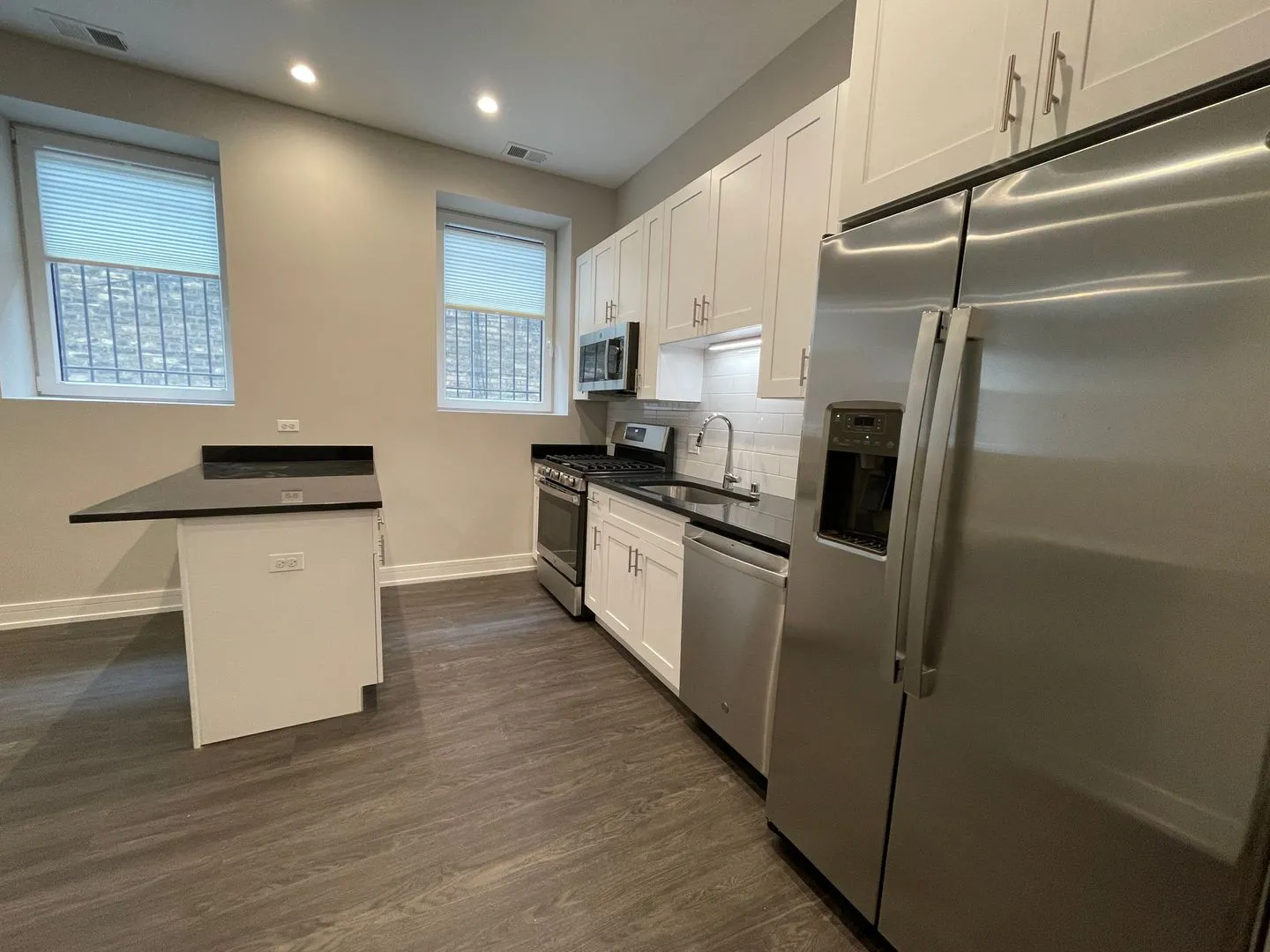 1730 W Greenleaf Ave, ,  60626, USA 60626-unit#1730-105-Chicago-IL