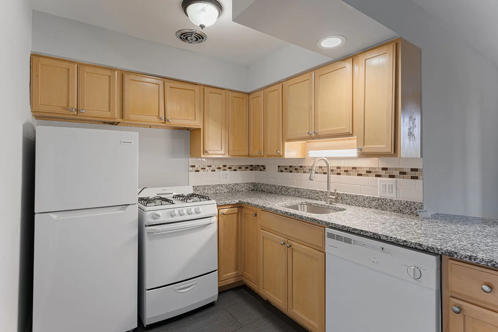 6201 N Kenmore Ave, , 60660, USA 60660-unit#408-Chicago-IL